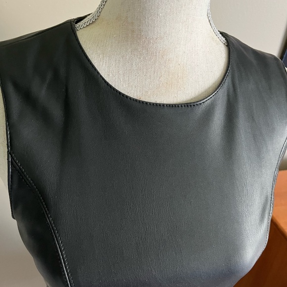 Beautiful faux leather mini, worn once, xsmall, size 2 - Picture 7 of 7